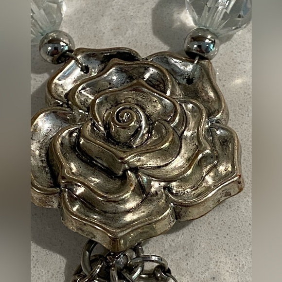 Crisca Silver Tone Rose Faux Pearls And Opals White Beads Necklace - Picture 7 of 9